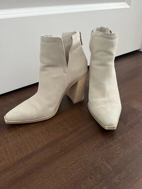 Steve Madden Cream Suede Pointed Toe Ankle Boots